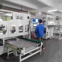 雙仁機(jī)械動(dòng)力鋼殼電池包膜貼膜機(jī)